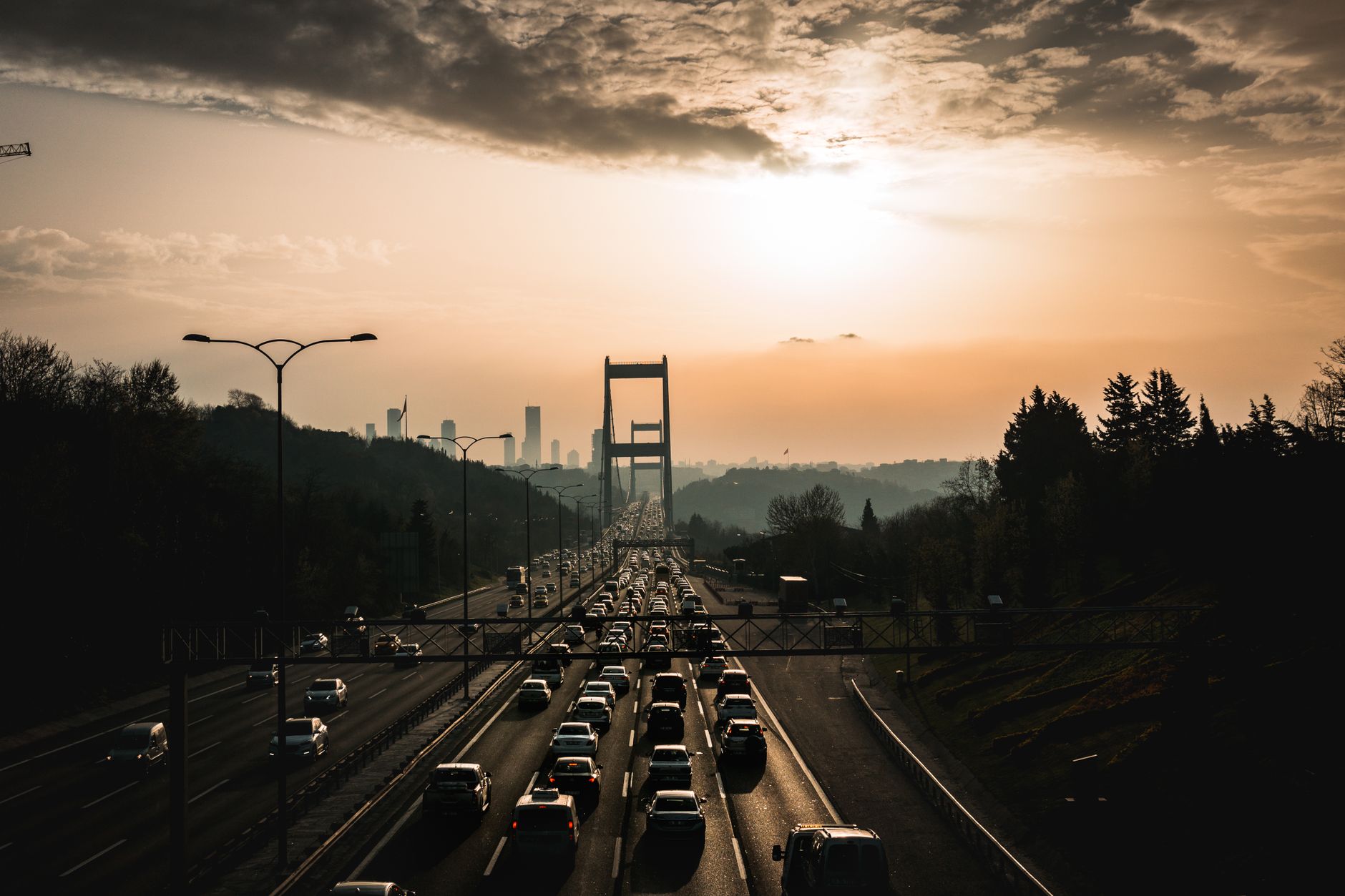 Istanbul Flughafen Transfer: Havaist, M11 oder Taxi ins Zentrum?